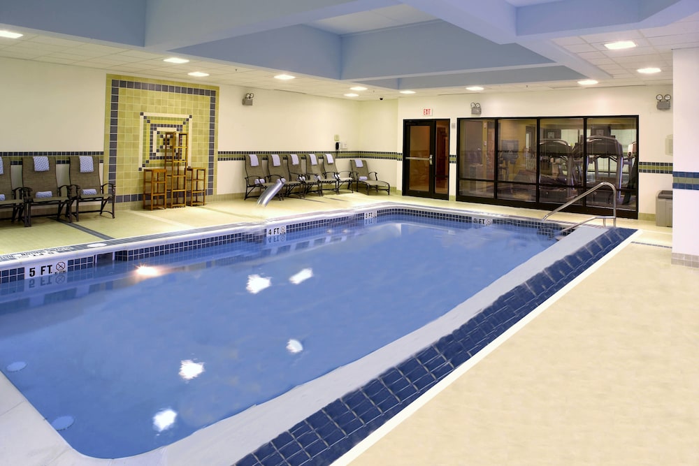 Fairfield Inn Suites By Marriott Pittsburgh Neville Island 9/17