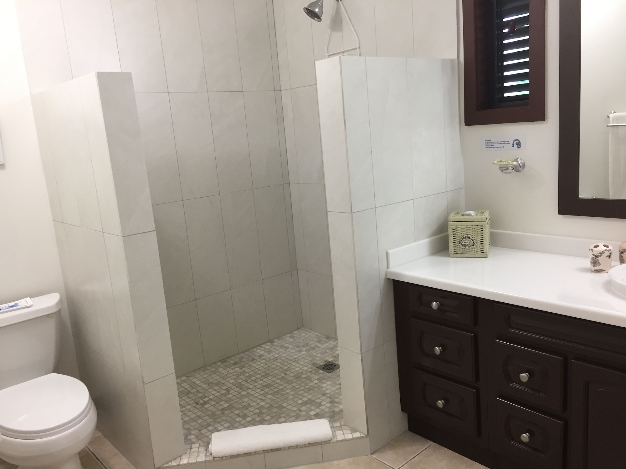 SUITE, TWIN BEDS, GARDEN VIEW