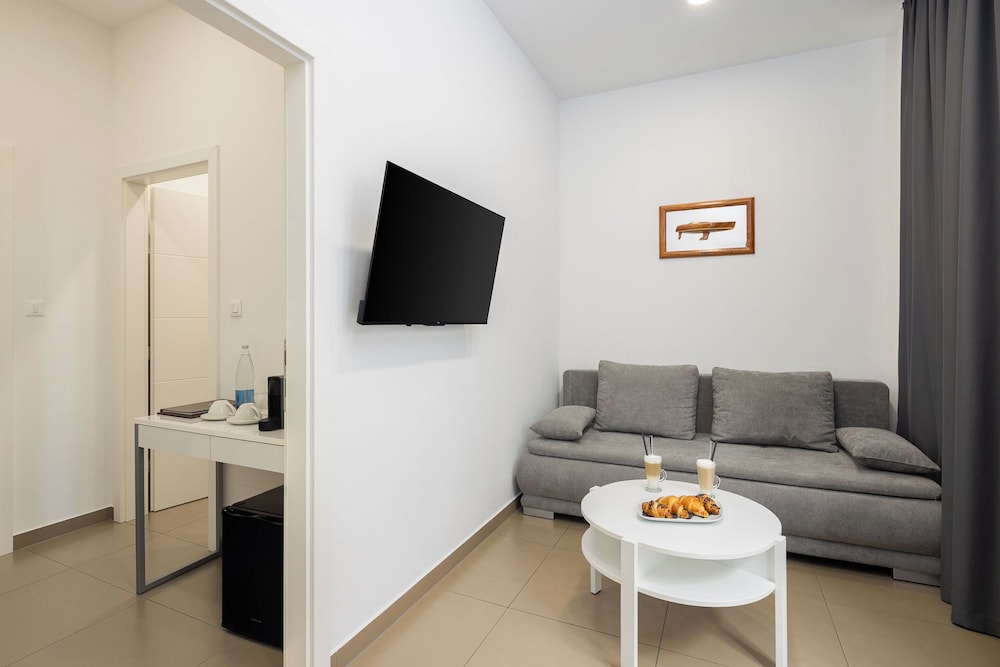 Marina Baotic Apartments 30/50