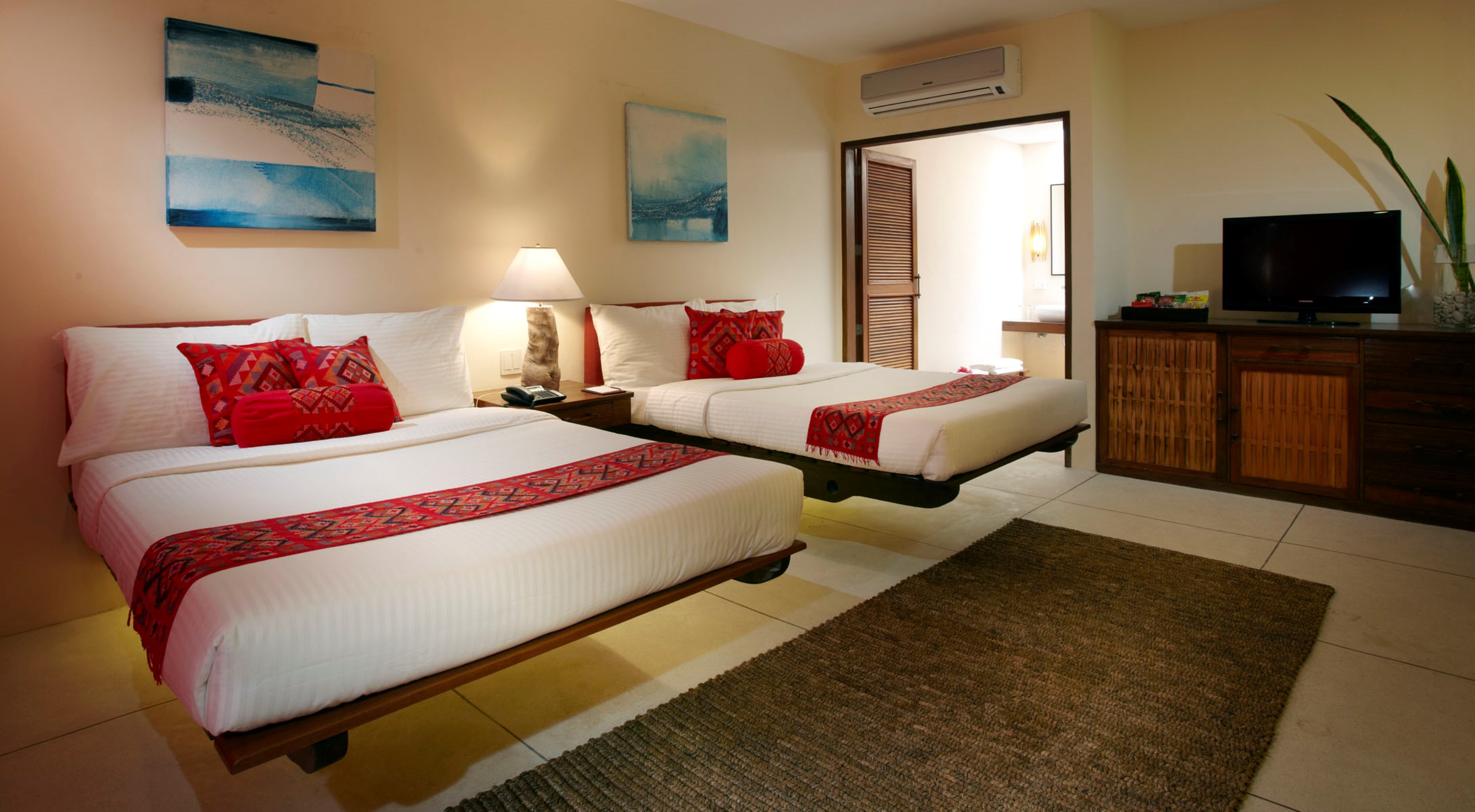 Premier, Deluxe, Double or Twin Bed
