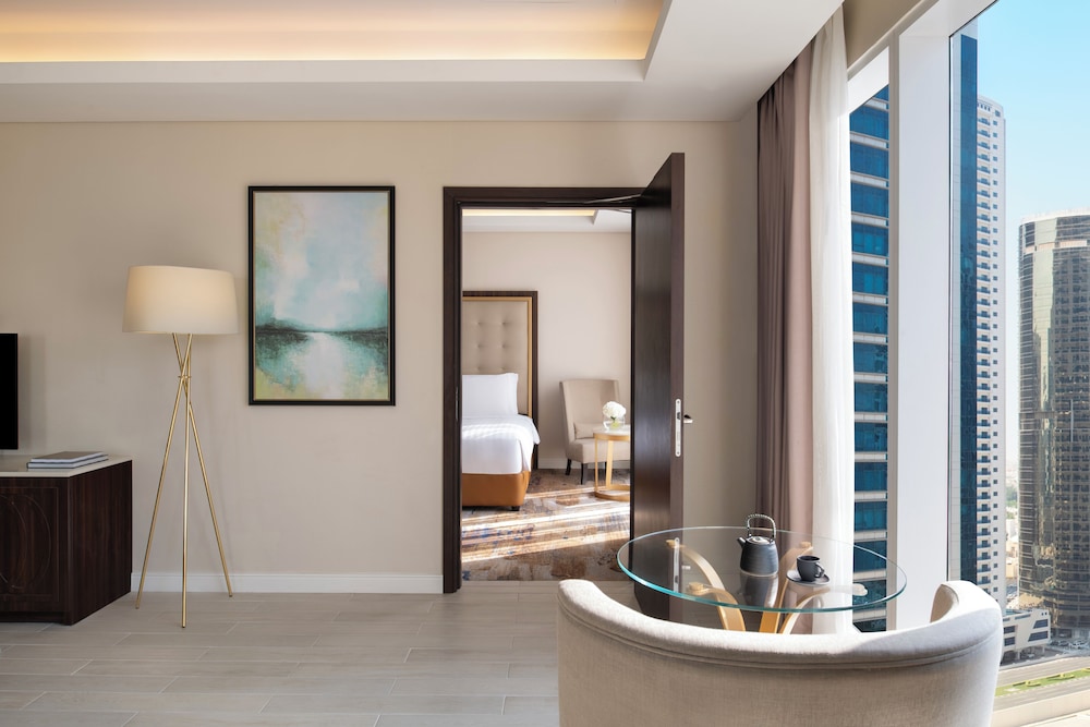 Dusit Doha Hotel 64/66