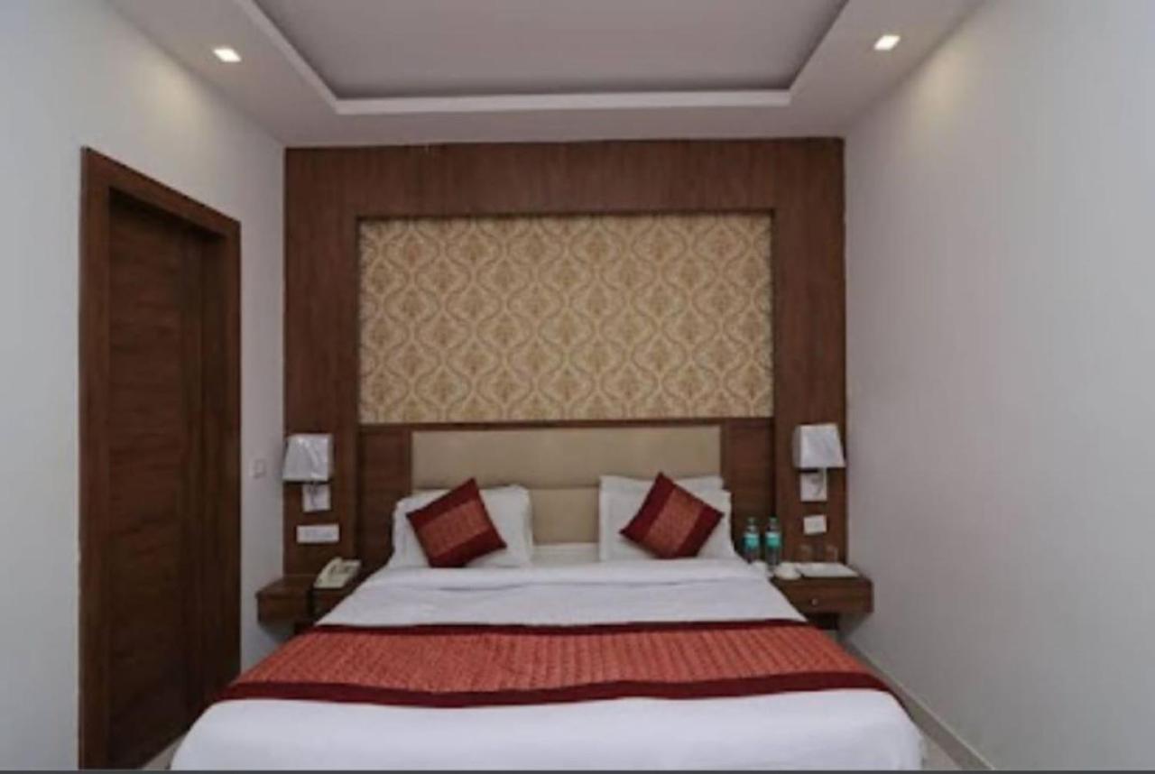 Oyo Rooms 766 Delhi Airport 9/29