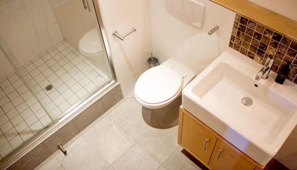 ITC Hospitality Group Penthouse 2 Bedrooms Cartwright s Corner 27/38