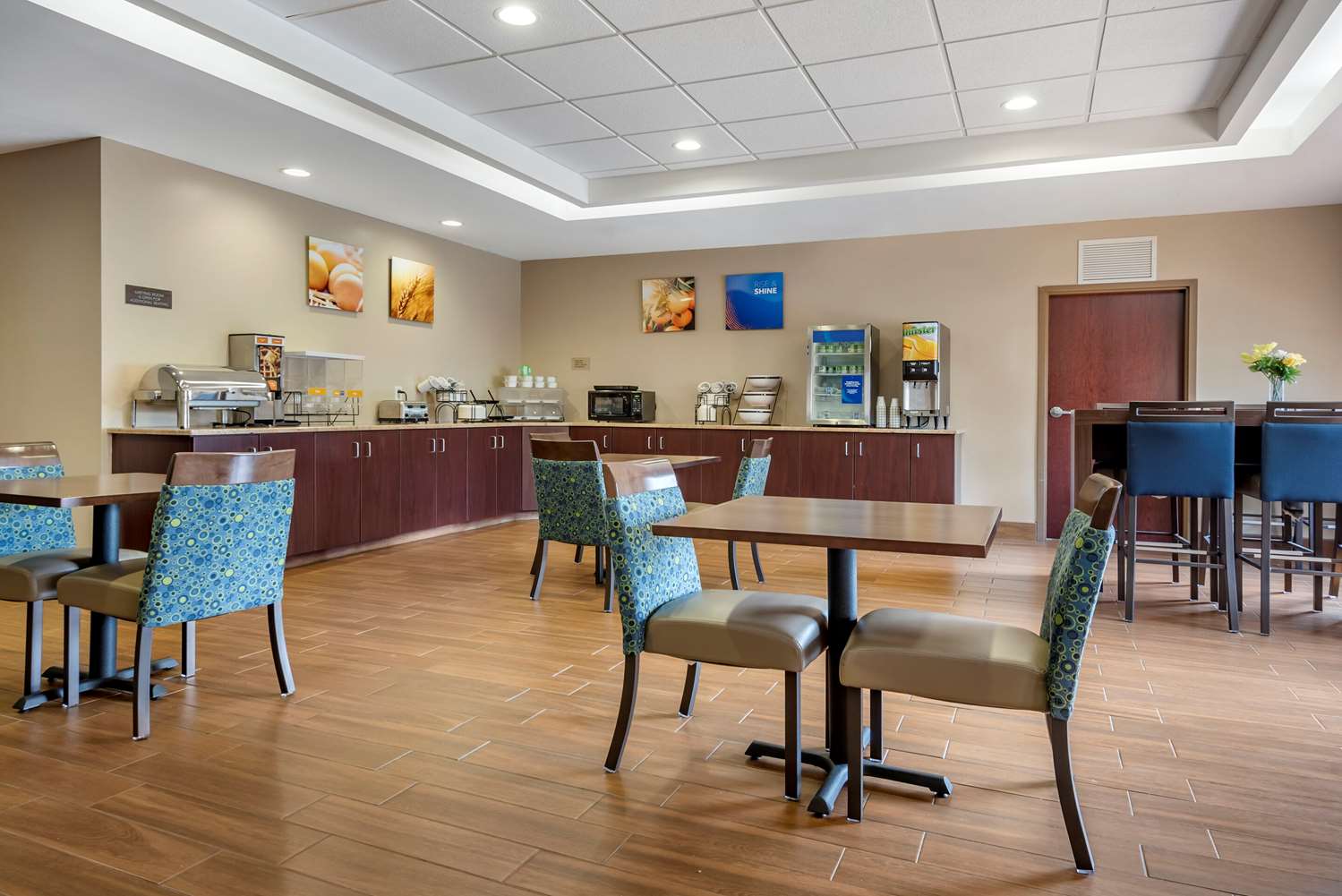 Comfort Inn & Suites Farmington Victor 11/17