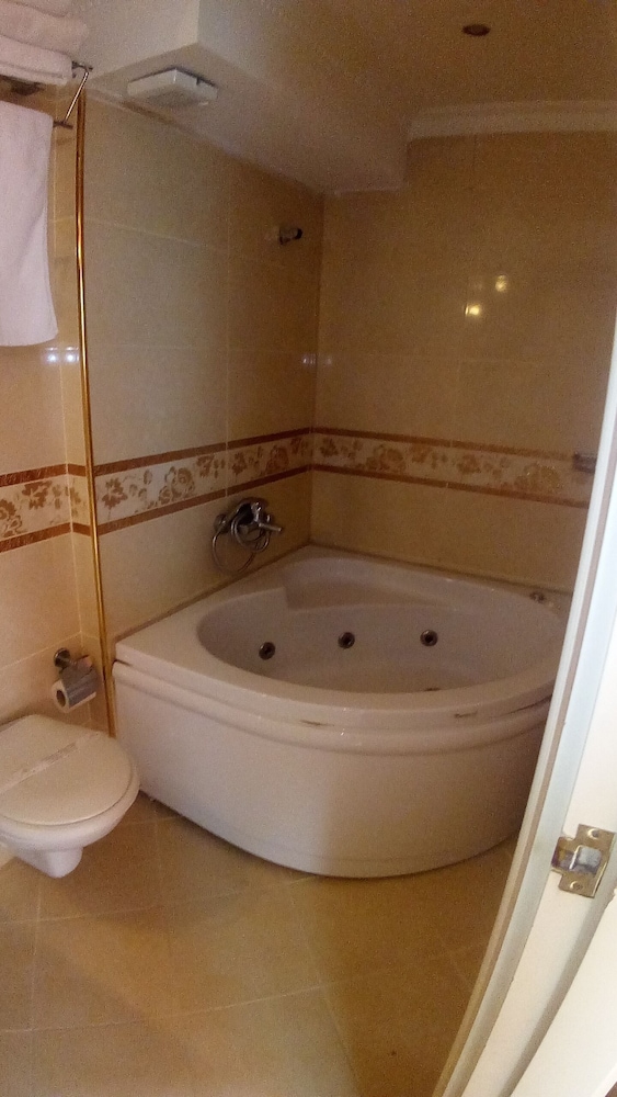 Sirkeci Park Hotel 67/68