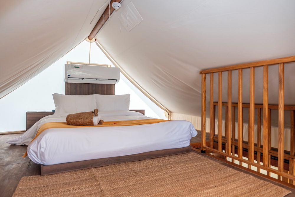 T-Rex Glamping Dubai Parks and Resorts 7/48