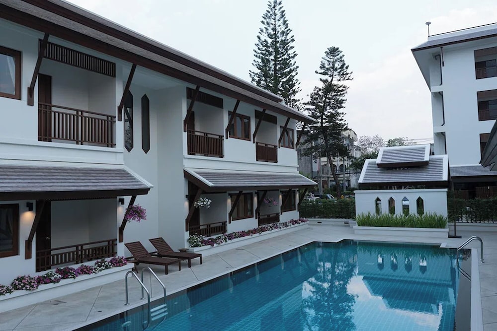 Villa Sanpakoi 62/74