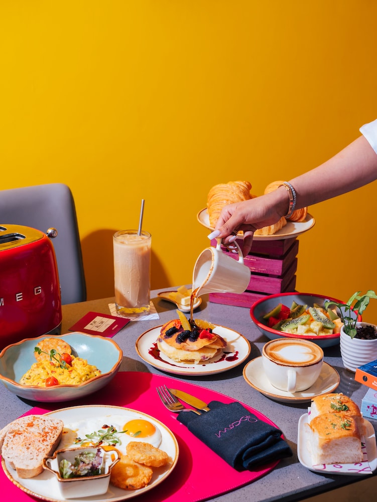 Moxy Mumbai Andheri West 25/40