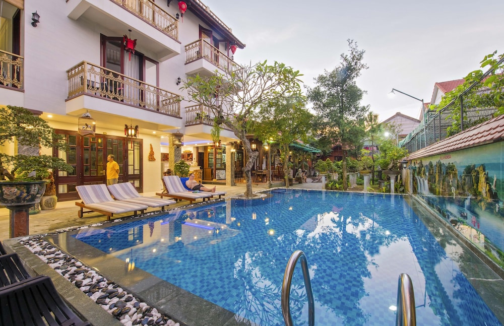 Bonsai Homestay 49/51