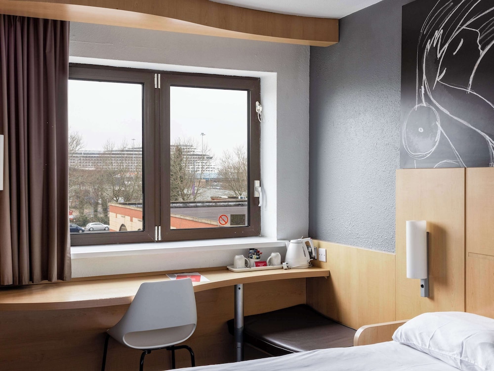 IBIS SOUTHAMPTON CENTRE 60/61