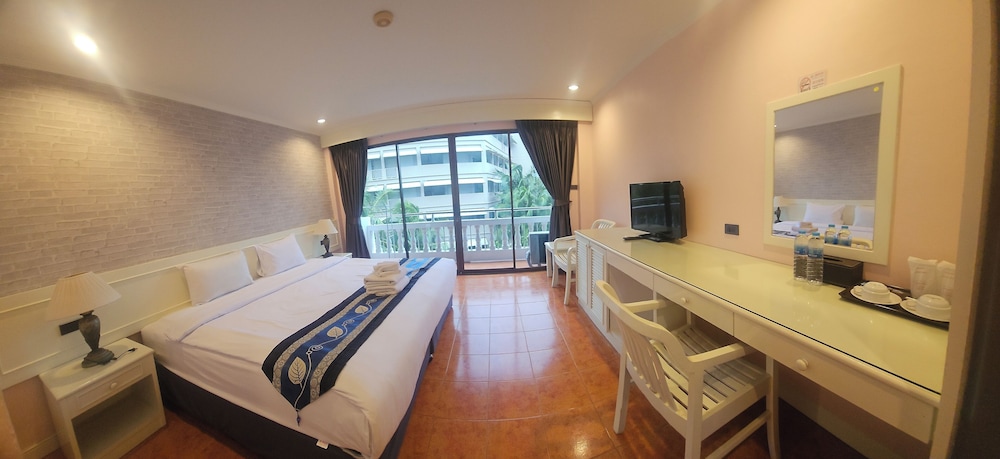 Patong Central Residence & Apartment 9/50