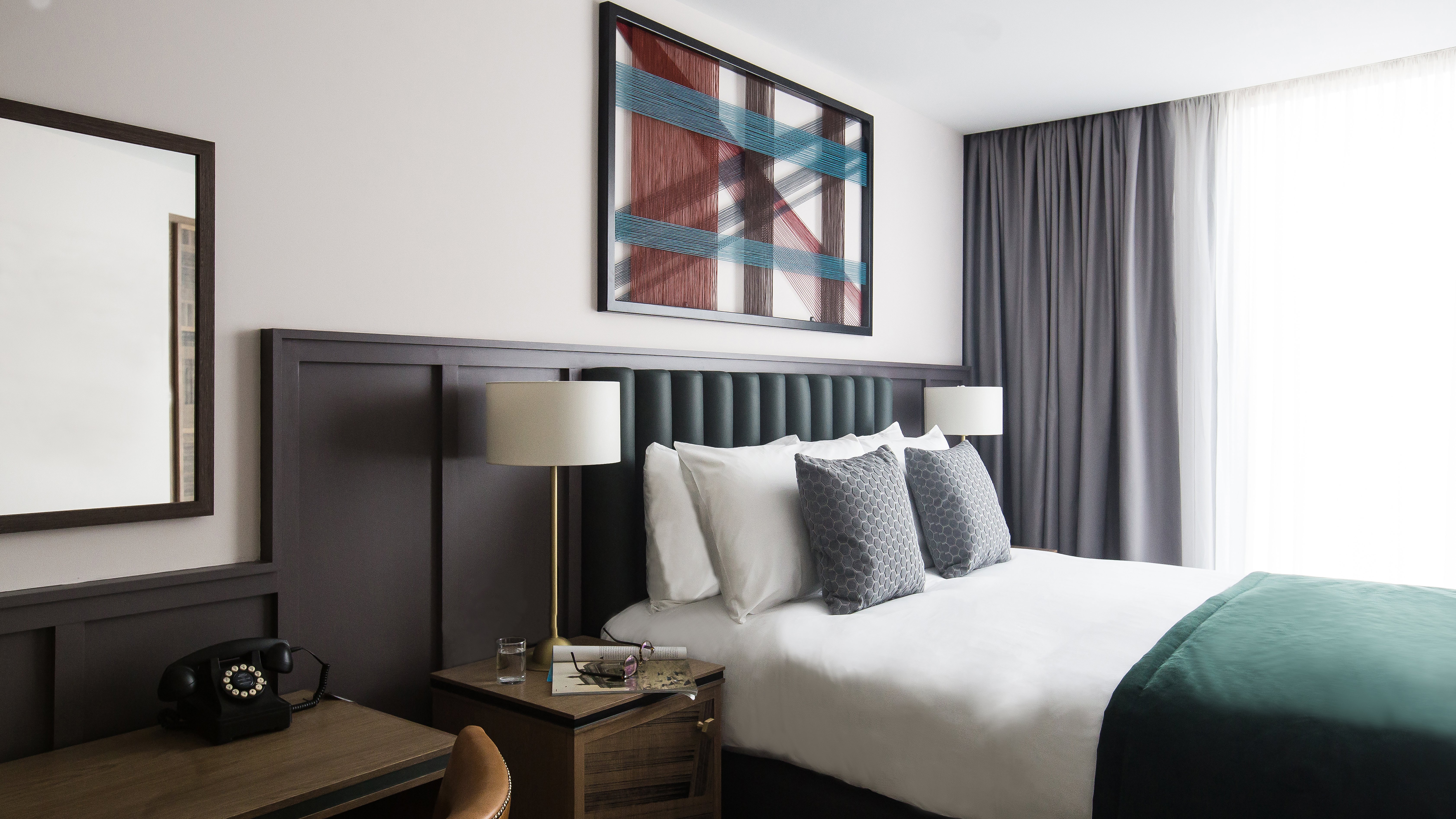 STANDARD, QUEEN BED, HIGH FLOOR