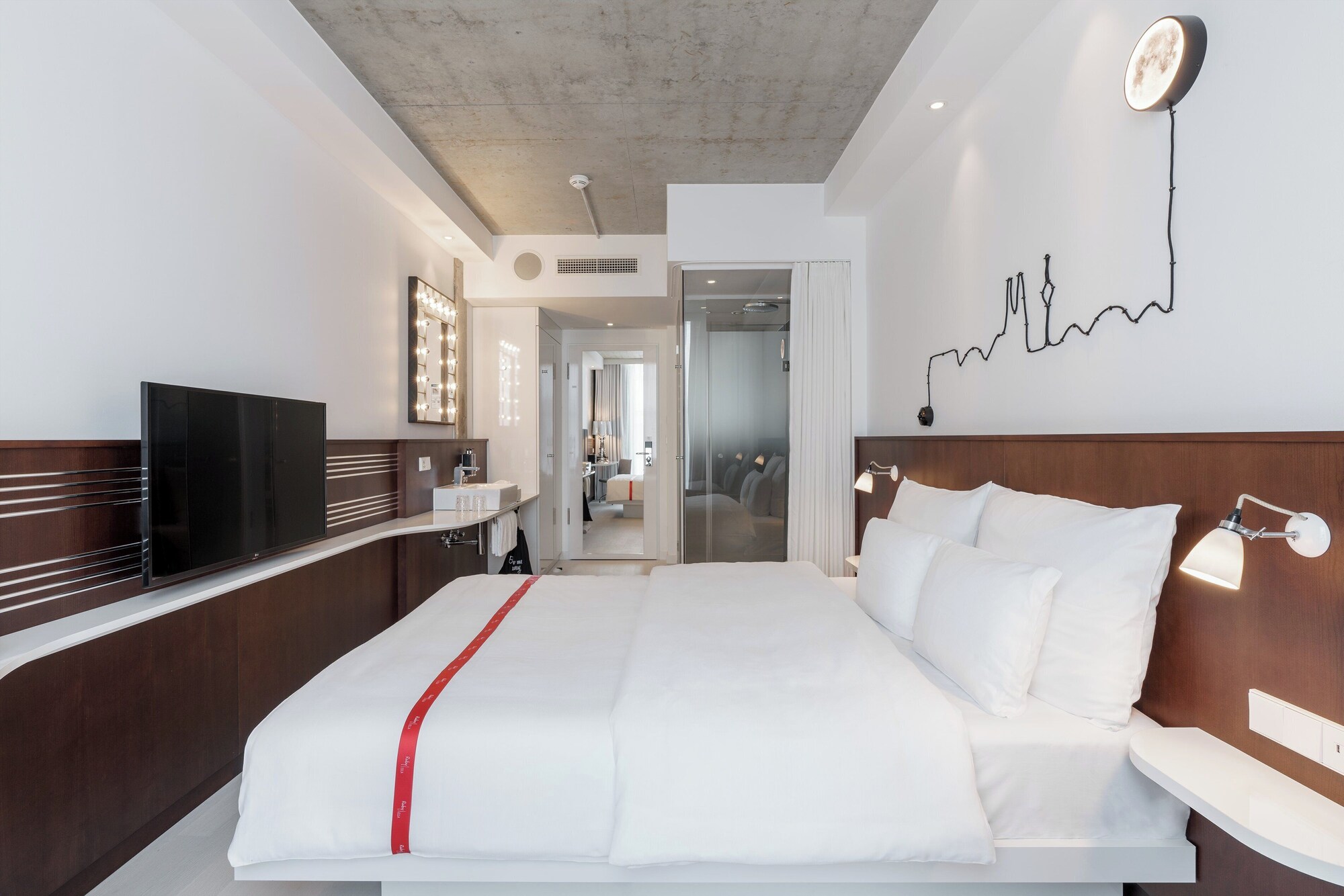 Lovely, Double Bed