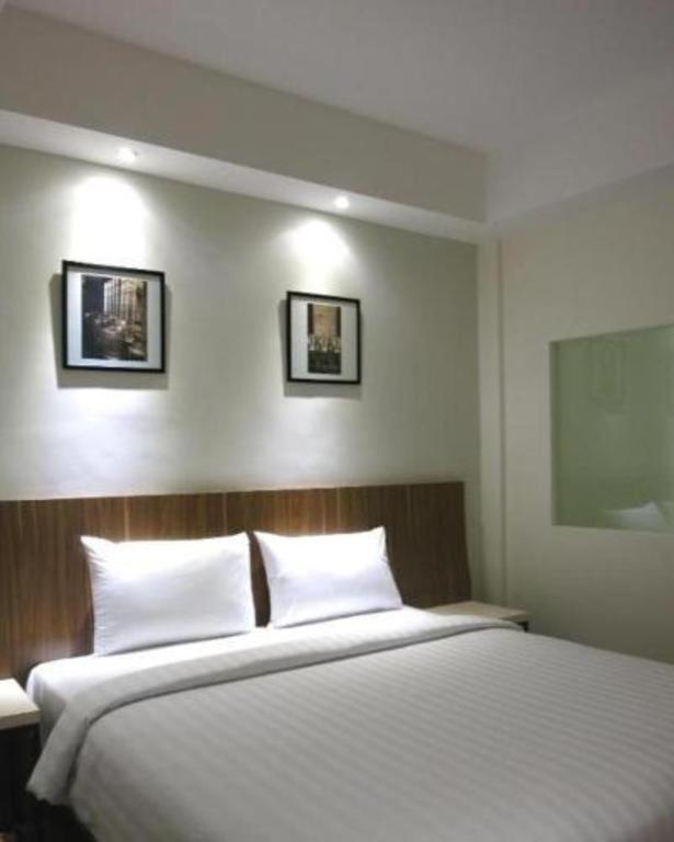 Hart Hotel 10/39