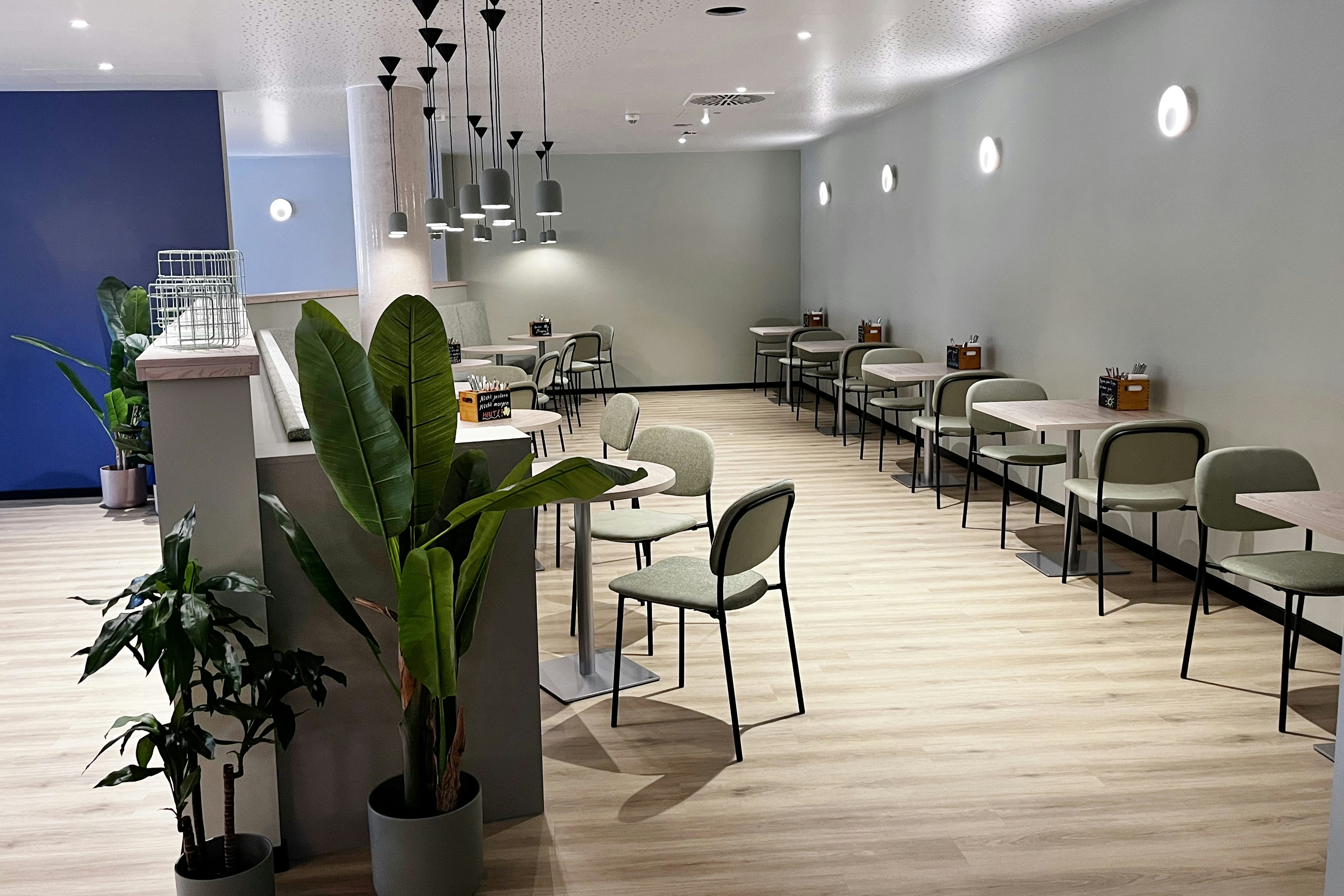 Holiday Inn - the niu, Flux Passau 35/50
