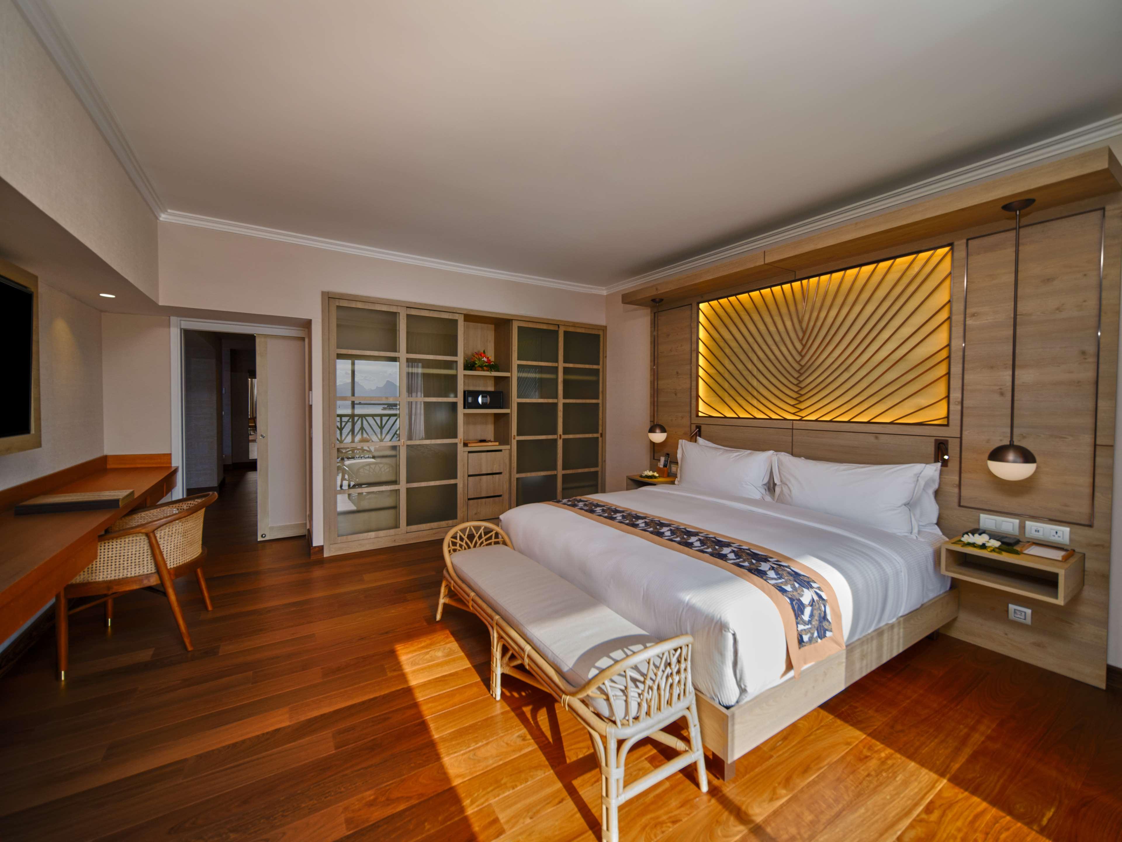 Royal, Hiro, Suite, King Bed, Ocean View