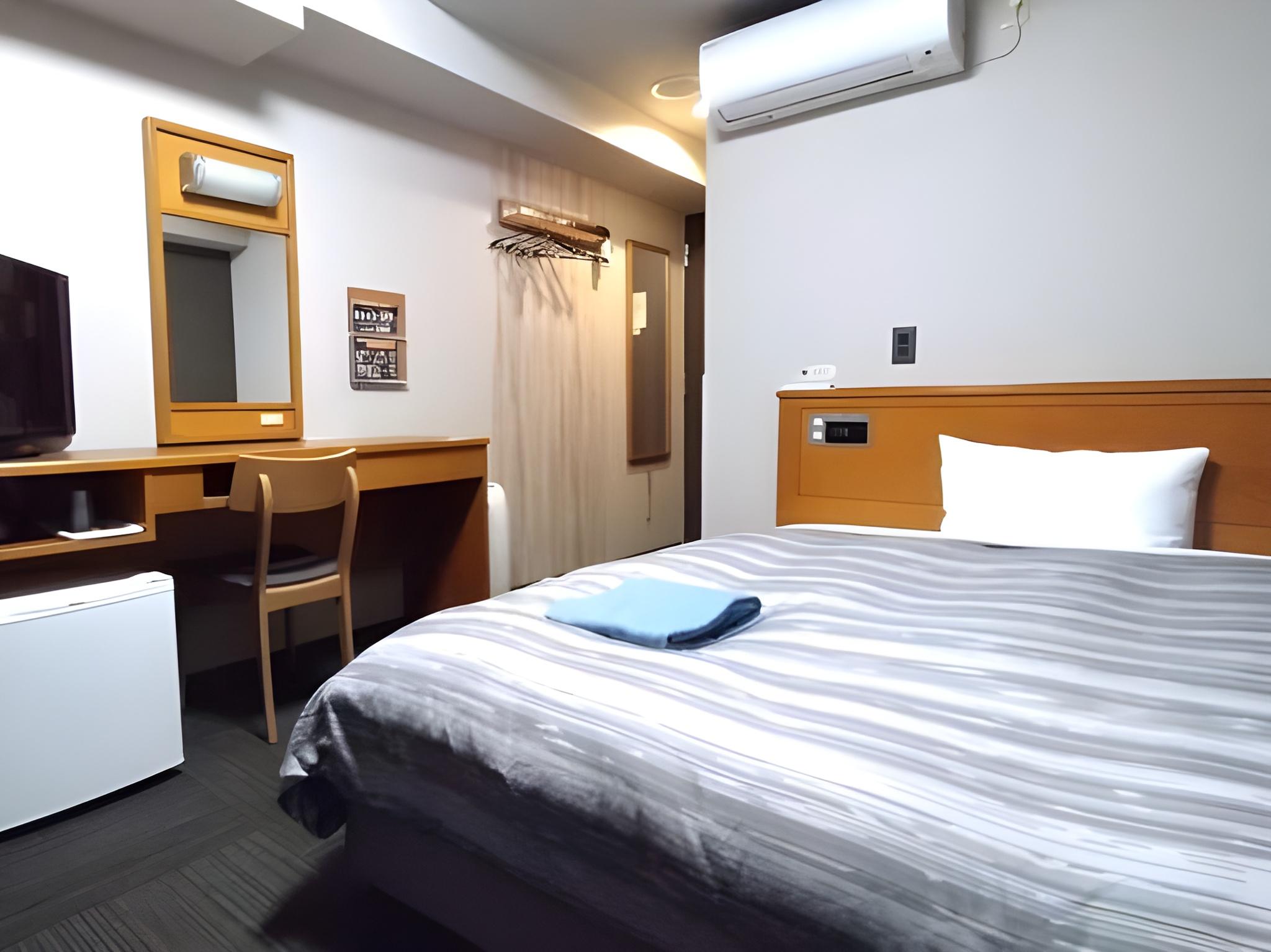 Type A, Single, Single Bed, Central Air Condition, Smoking