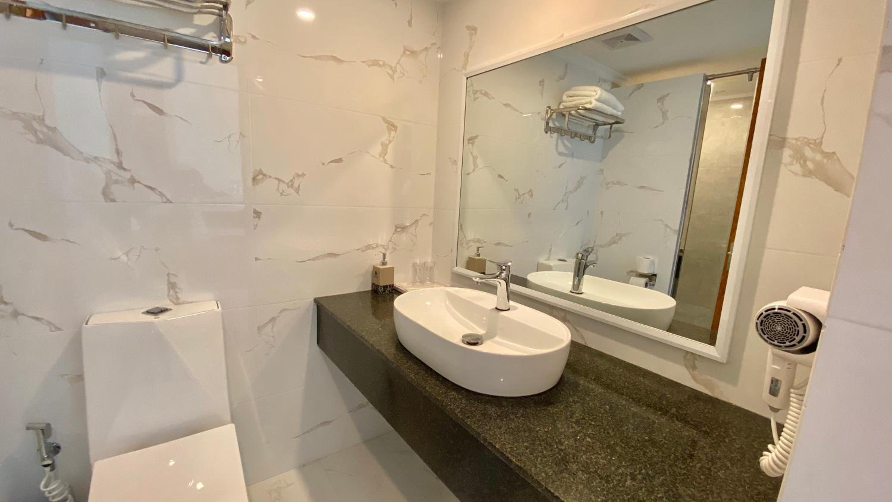 Deluxe, Double Bed, City View, Balcony, Kaani Palm Beach 5/9
