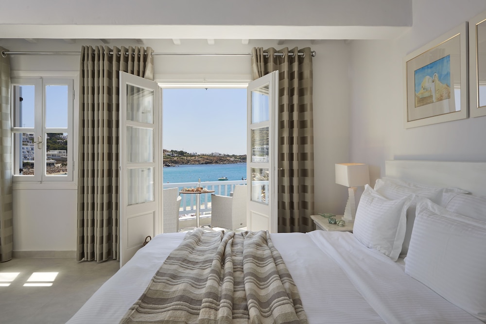 EXECUTIVE, DOUBLE BED, SEA VIEW