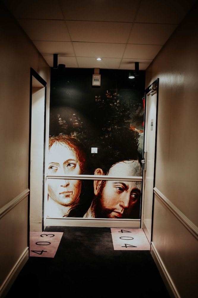 Cecyl Hotel 5/50