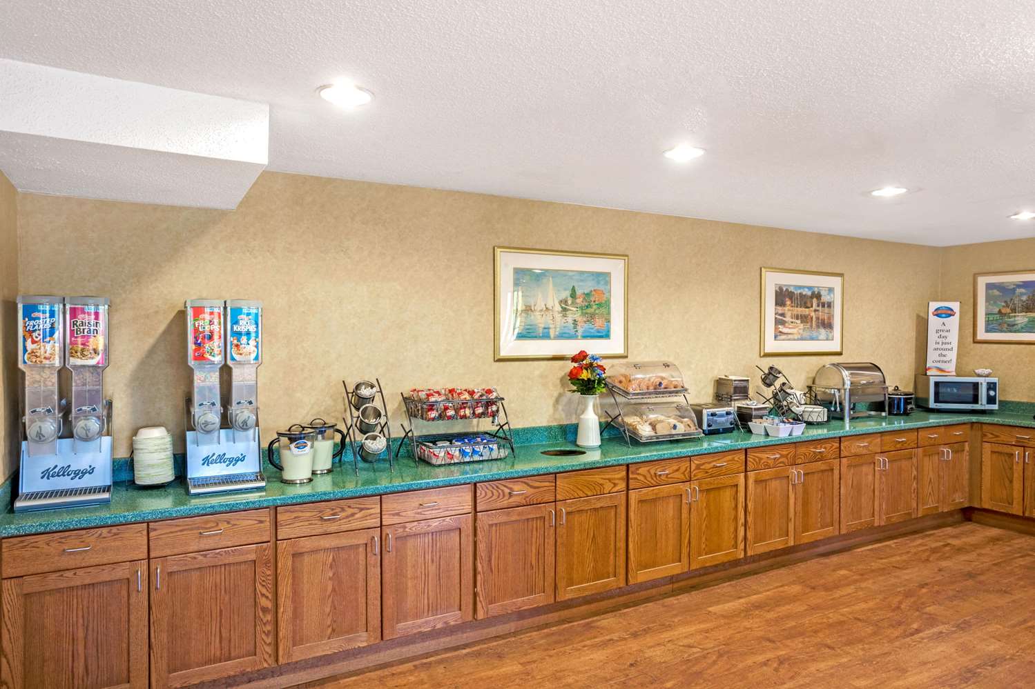 Baymont By Wyndham Louisville Airport South 13/23