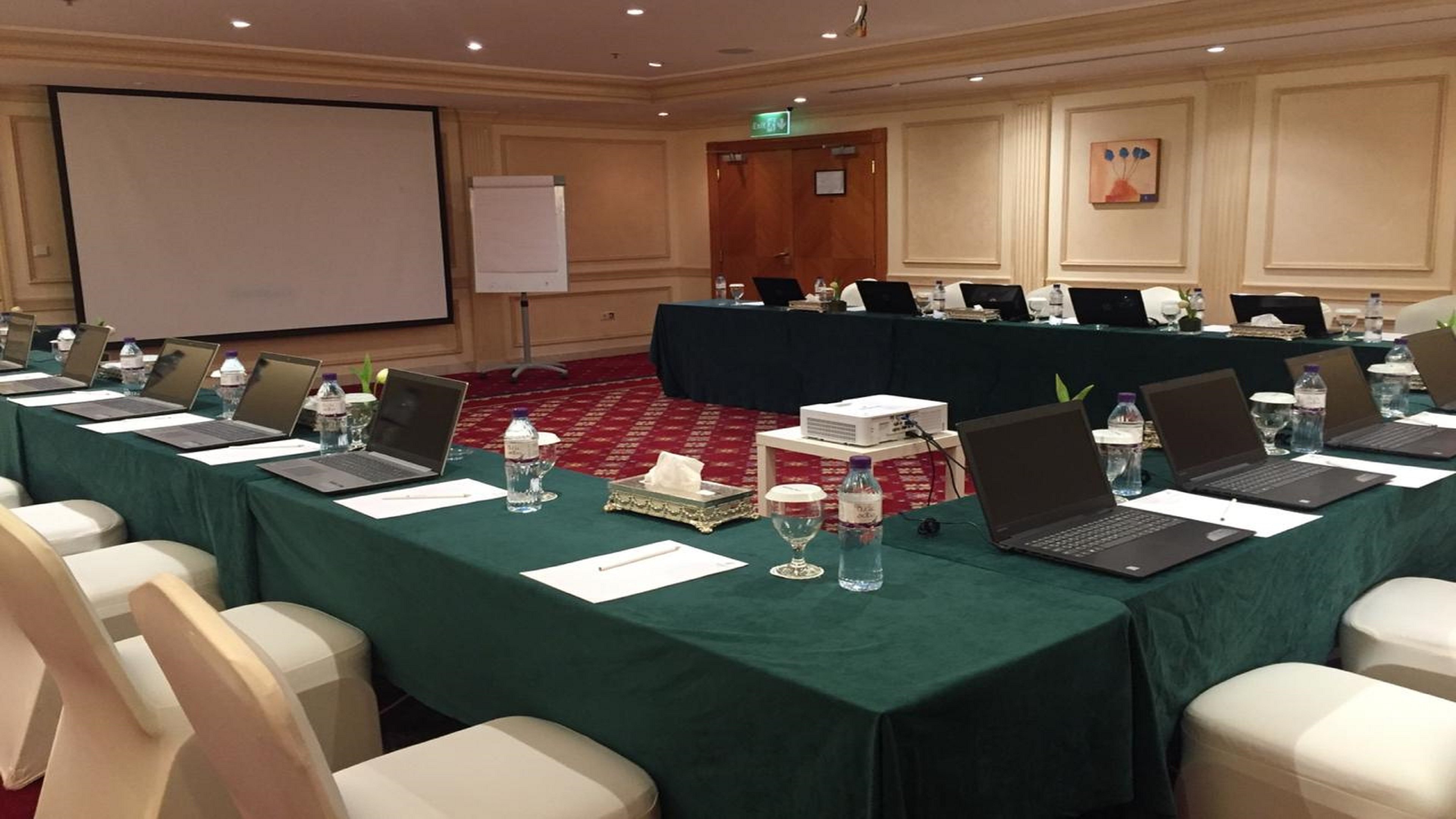 فندق هوليداى ان الخبر(Holiday Inn Al Khobar) 40/43