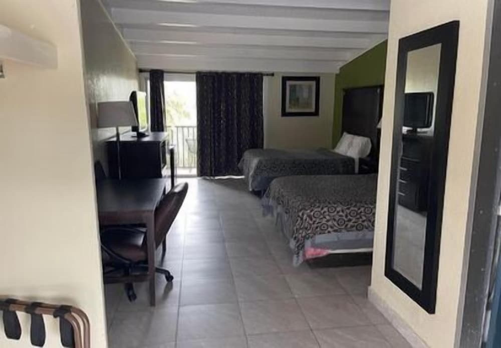 Regency Inn 41/55