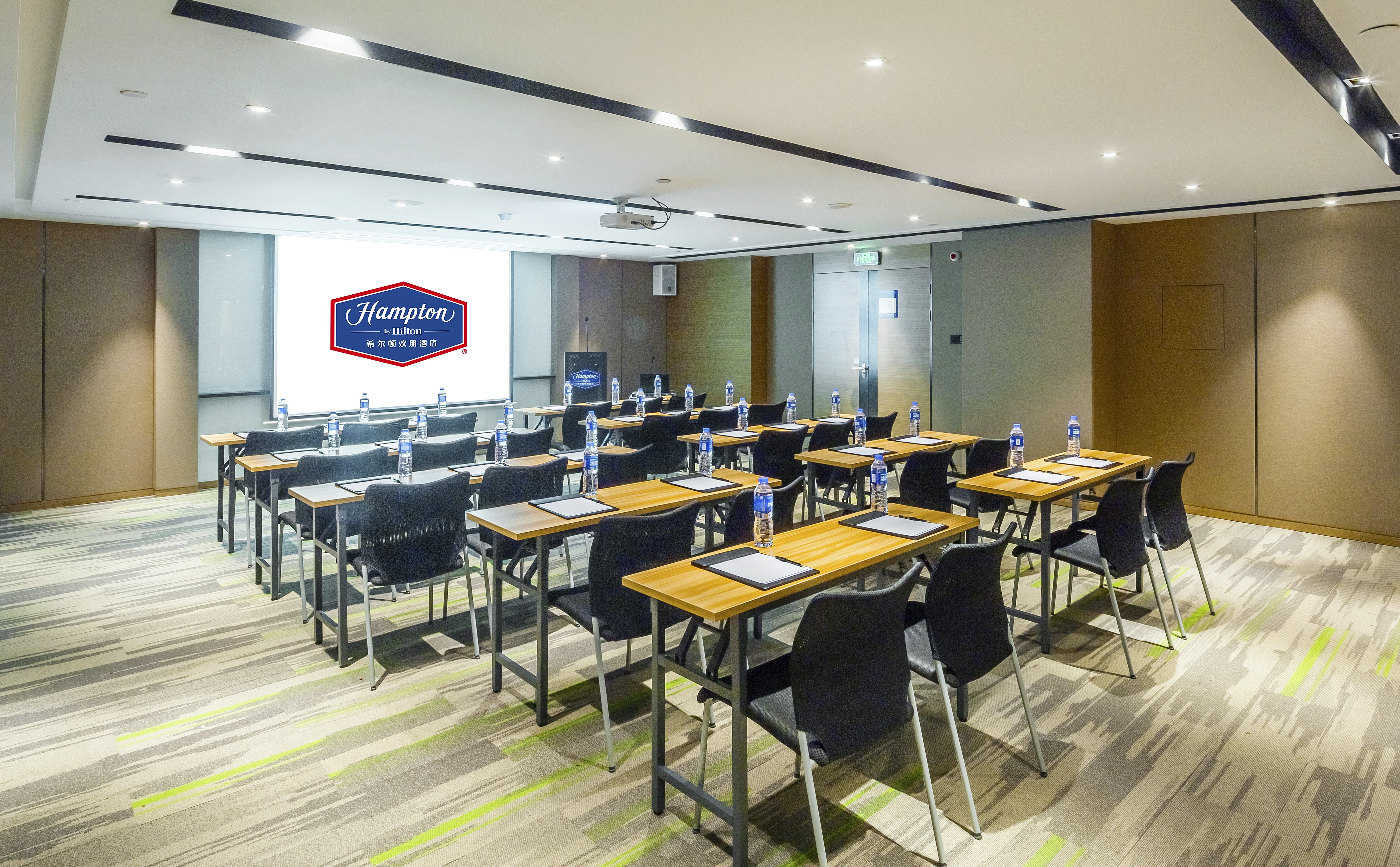Hampton by Hilton Fuyang Guomao 17/17