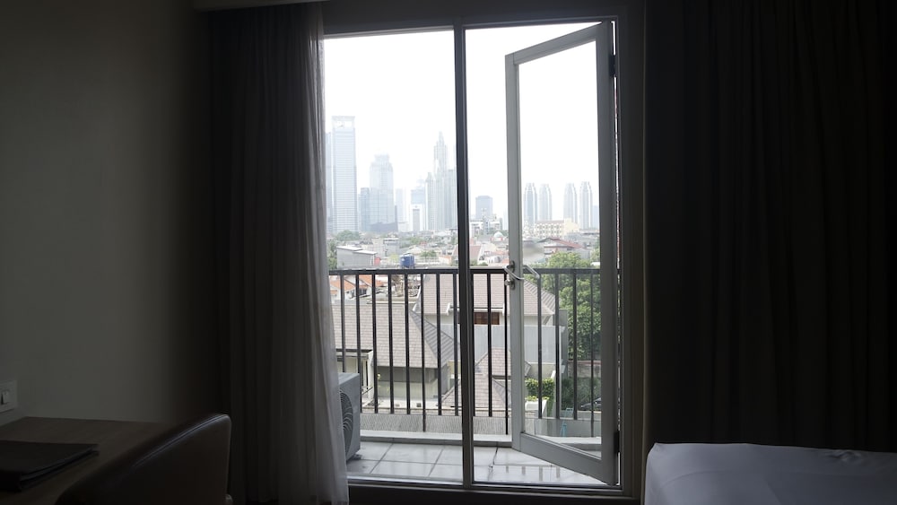 AYAKA SUITES 46/70