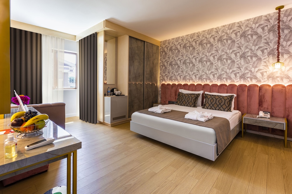 Club Hotel Turan Prince World 17/50