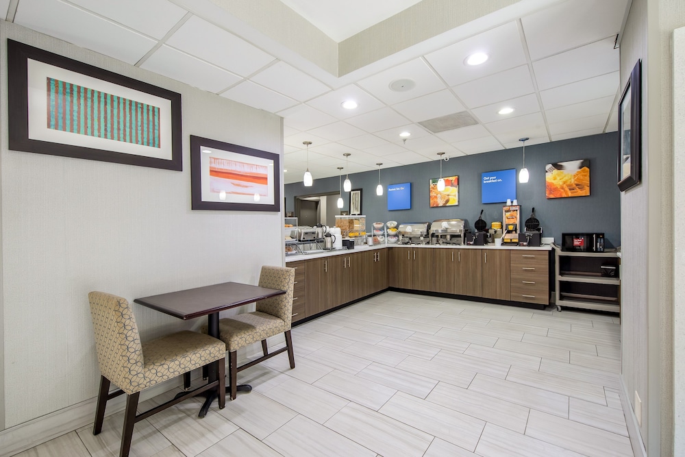 Comfort Inn Greenville - Haywood Mall 14/55