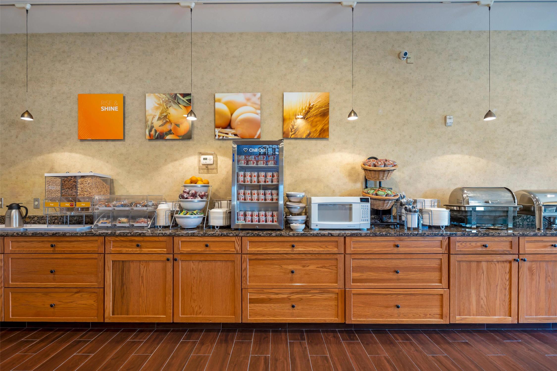 Comfort Suites Anchorage International Airport 24/31