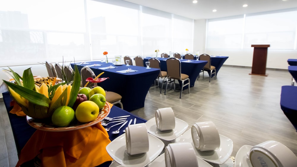 Hotel Mision Puebla Angelopolis 32/38