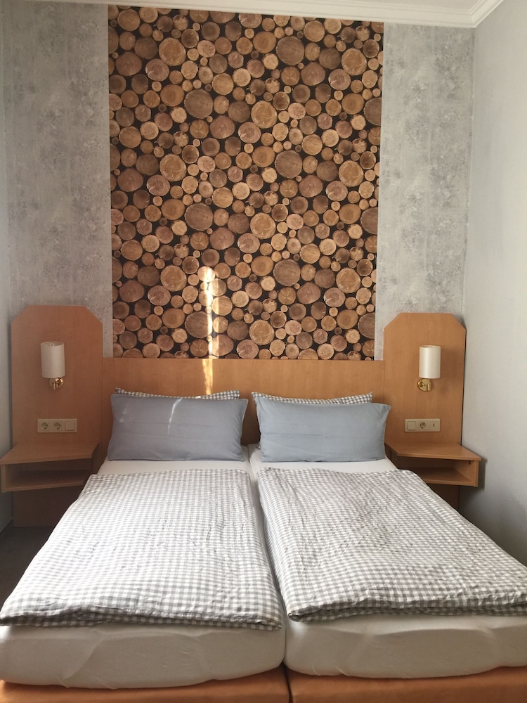 Hotel Am Kurpark 15/50