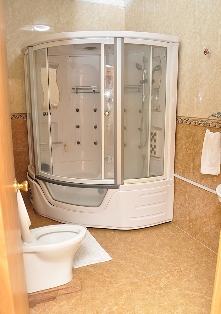 Topaz Luxury Suites & Apartments 17/40