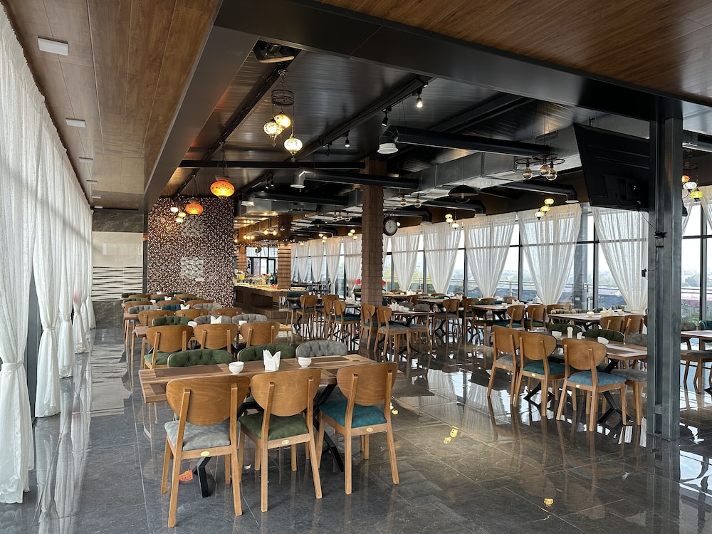 Rayyan Hotel Tashkent 38/50