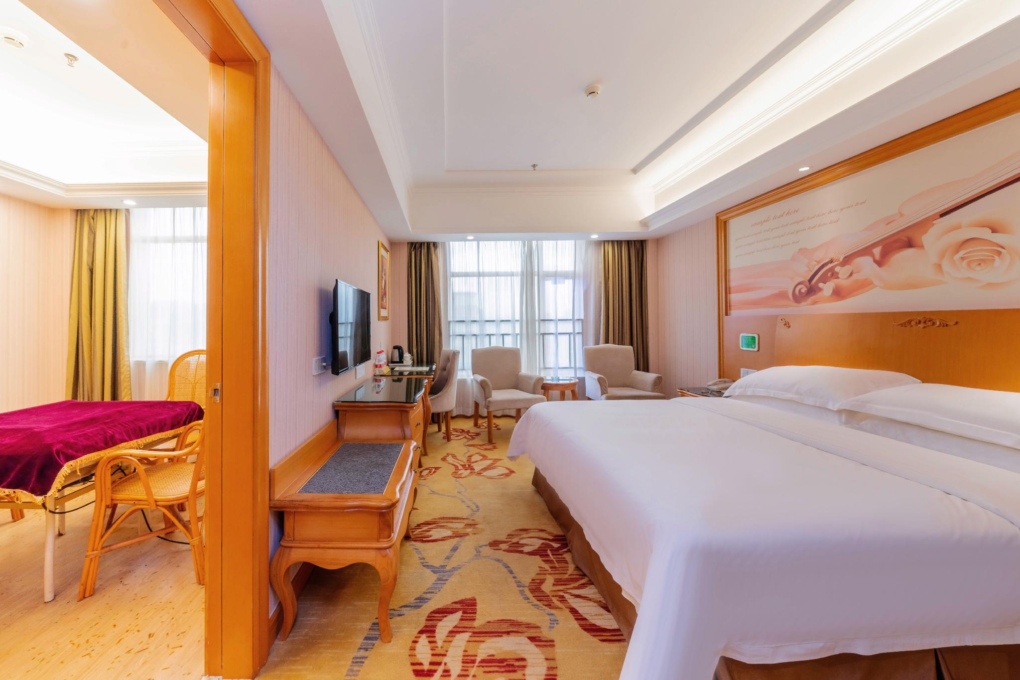Vienna Hotel (Huizhou Danshui Baiyun Road) 30/52