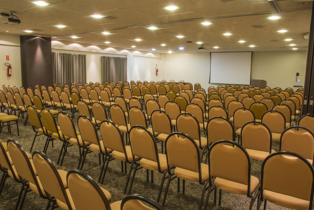 Astron Associado Estoril Hotel 54/64