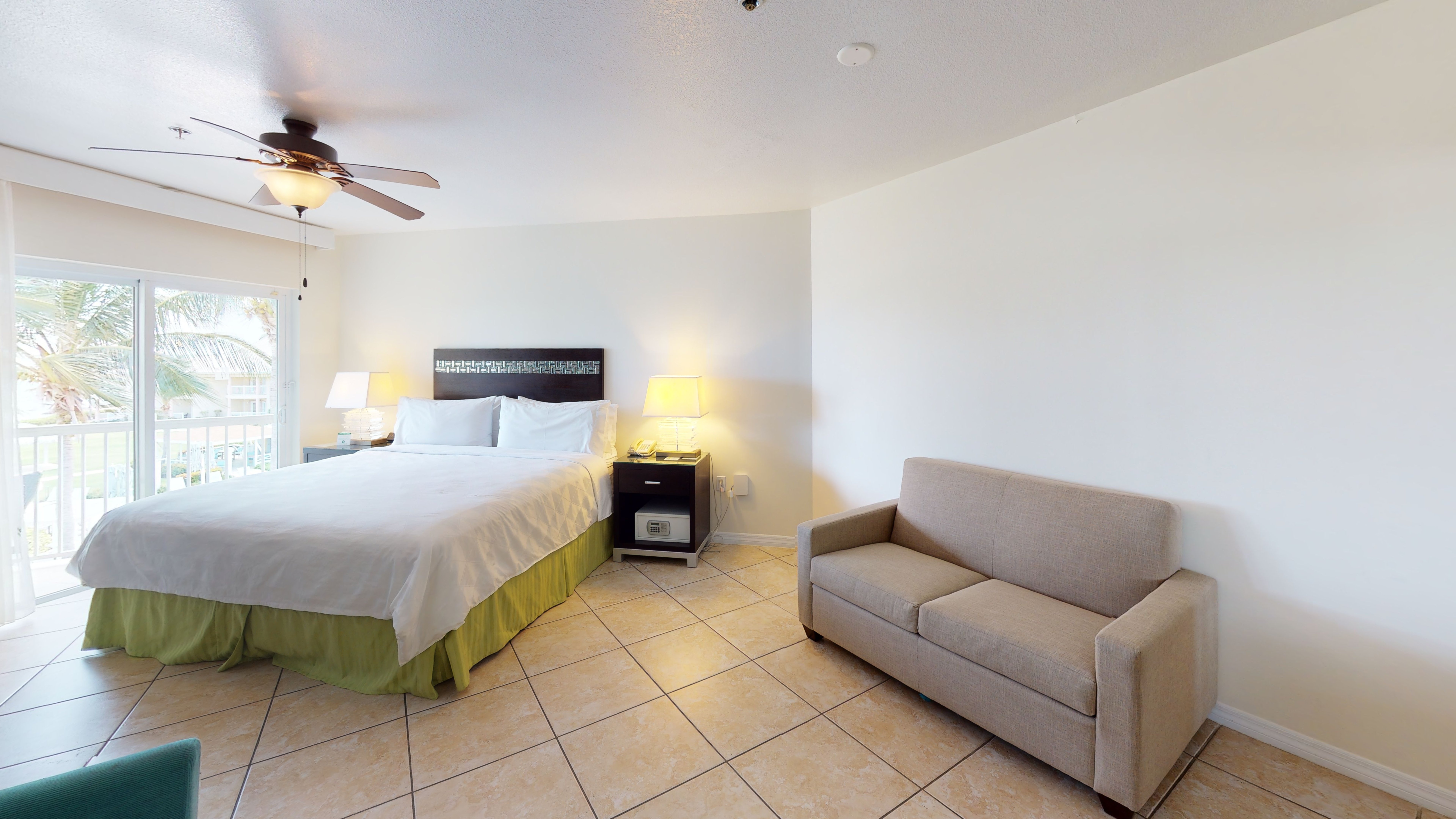 Holiday Inn Resort Grand Cayman, an IHG Hotel 27/78