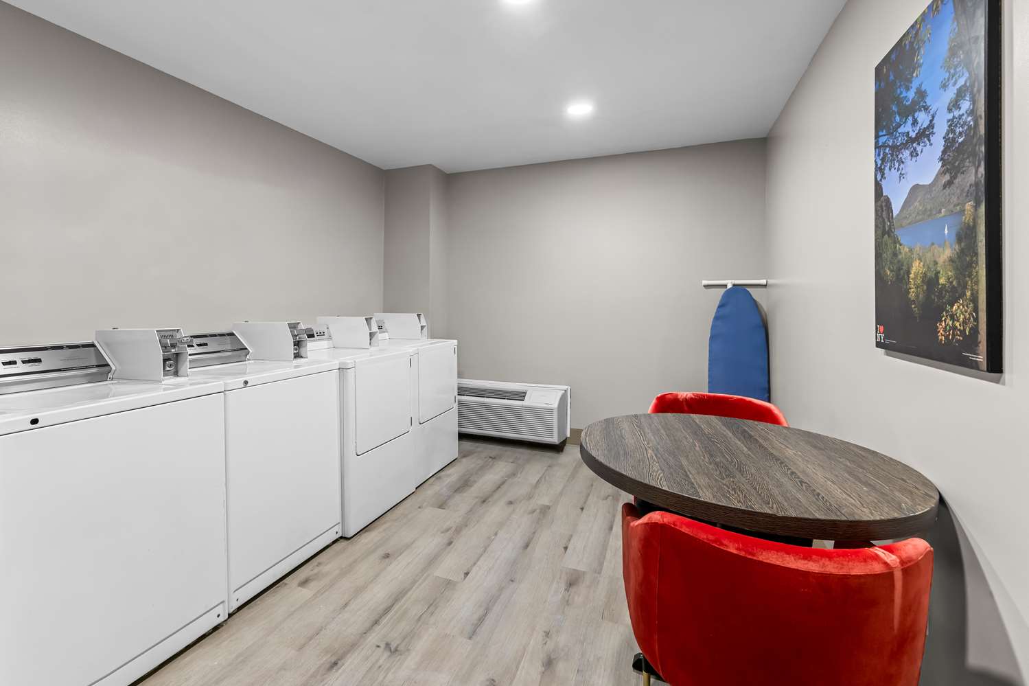 Best Western Buffalo Inn & Suites 13/19