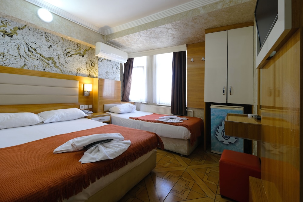 Ozbek Hotel 25/64