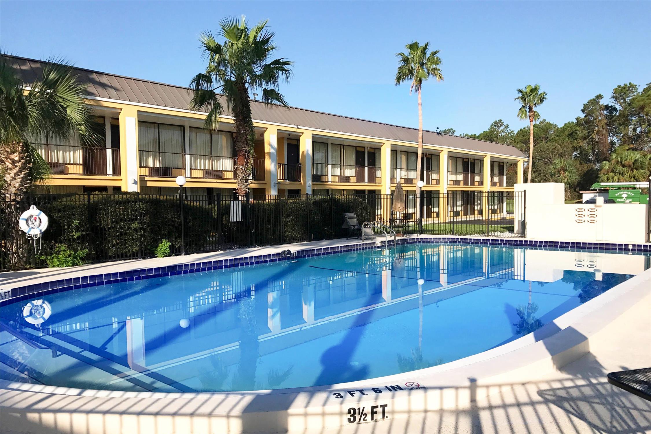 Econo Lodge Ormond Beach North - Daytona 5/28