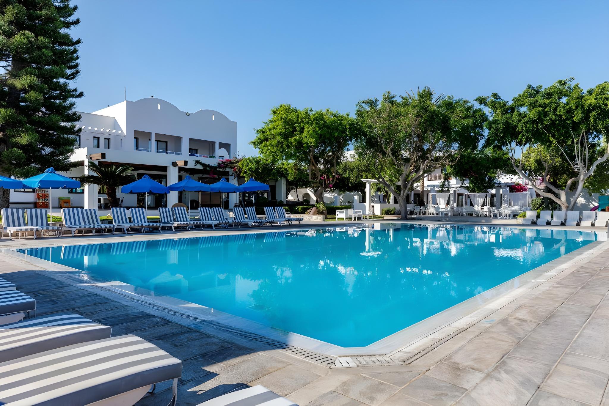 SUITE FAMILY POOL VIEW