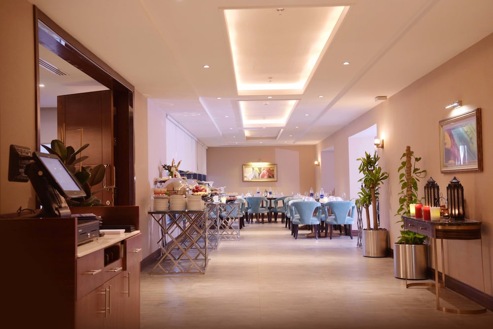 فندق ورويك الخبر(Warwick Al Khobar Hotel) 63/75