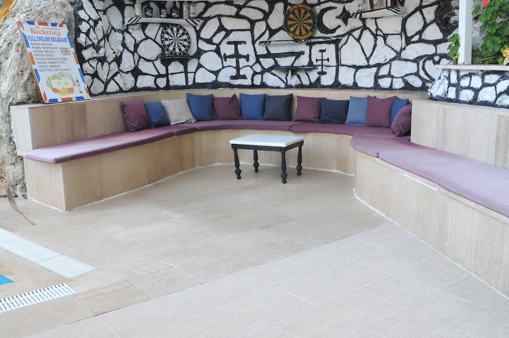 Dilhan Hotel 22/31