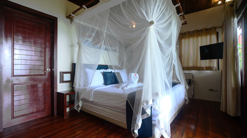 Last Frontier Beach Resort - Adults Only 27/68