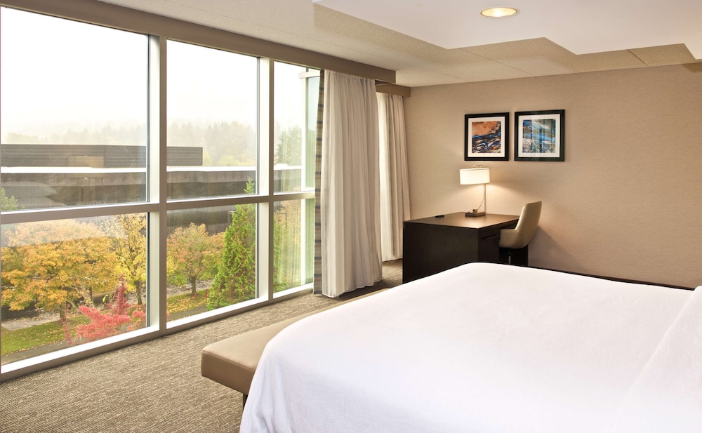 Embassy Suites by Hilton Seattle Bellevue 21/76