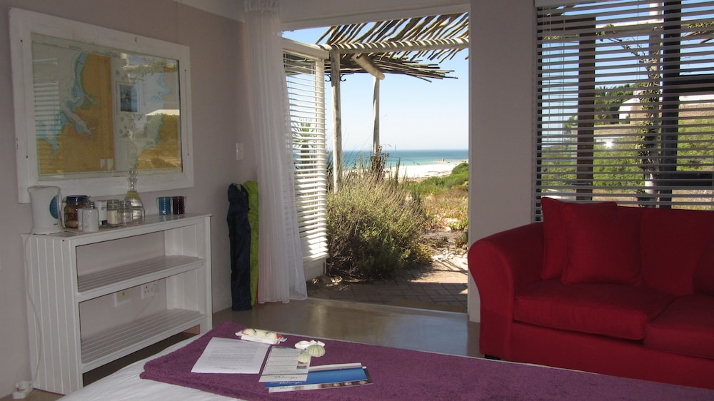 Absolute Beach، Vredenburg 21/40