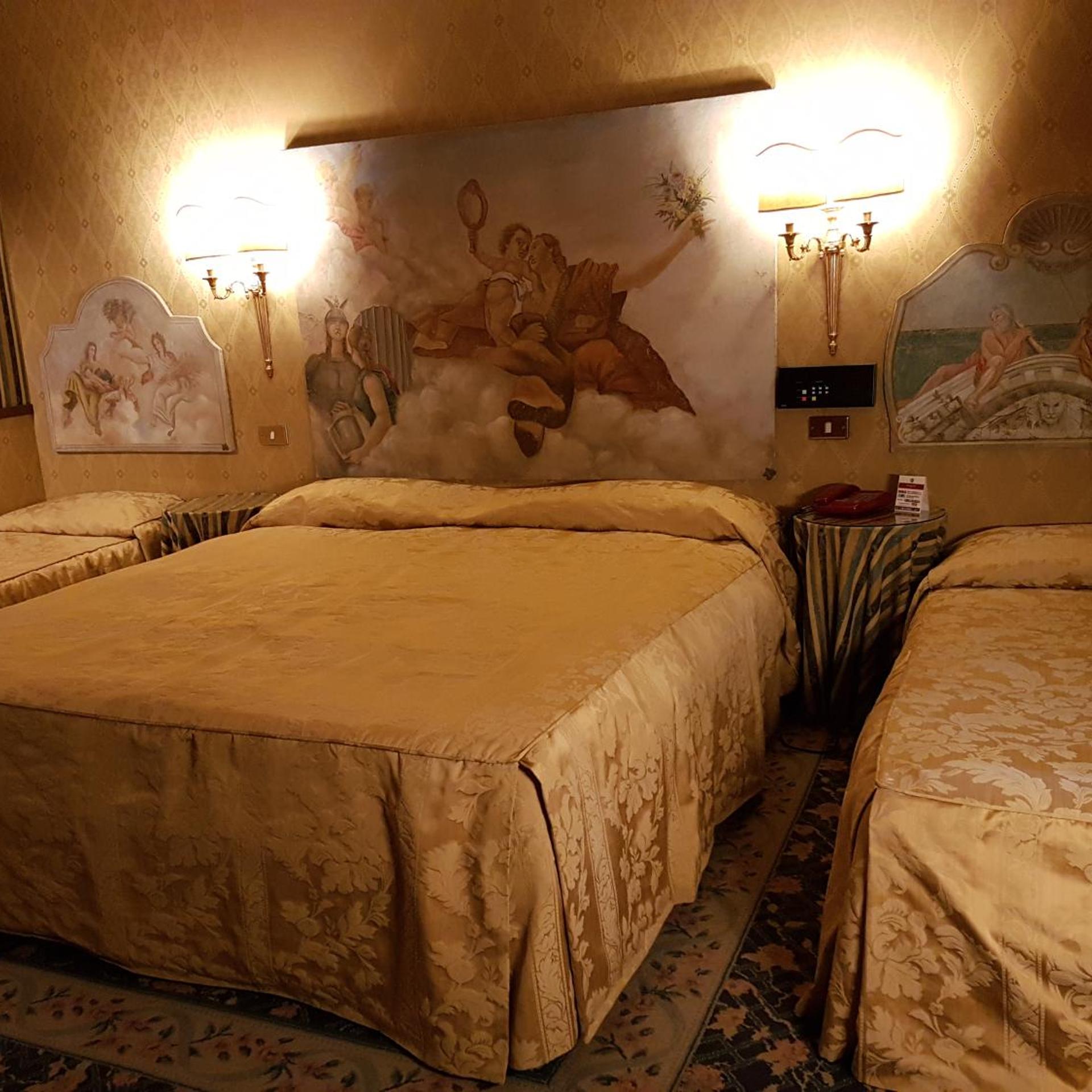 Room, Quadruple