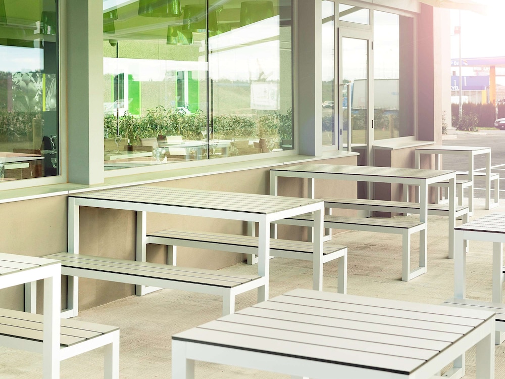 Ibis Styles Lleida Torrefarrera 49/60